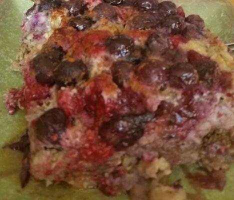 Baked Oatmeal with Berries and Ginger