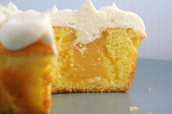 Lemon Curd Cupcakes