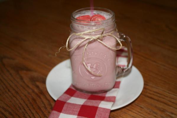 Strawberry Peach Oat Smoothie